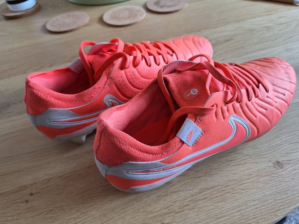 Nike voetbalschoenen 41, Maat XS of kleiner, Schoenen, Ophalen of Verzenden, Zo goed als nieuw