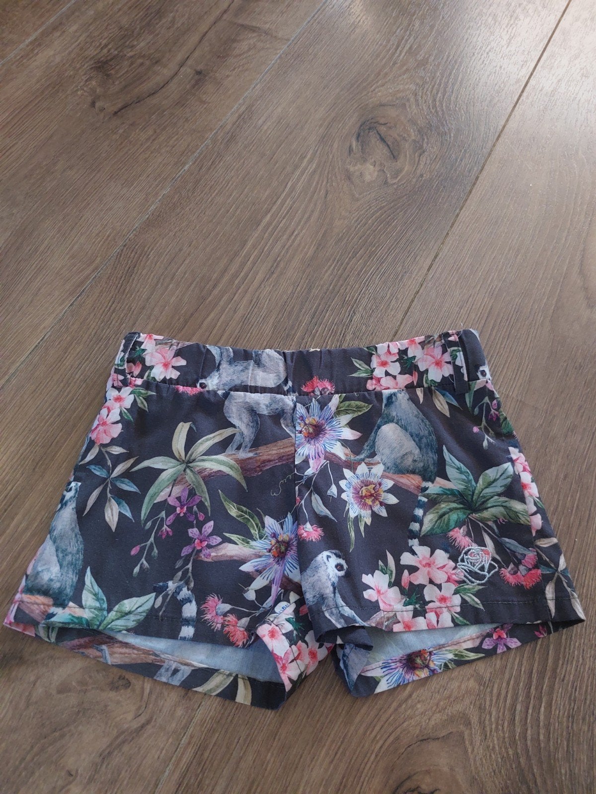 Vinrose short maat 110-116 z.g.a.n., Broek, Vinrose, Meisje, Ophalen of Verzenden