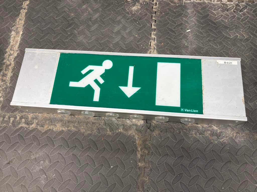 Noodverlichting kast, Ophalen of Verzenden, Zo goed als nieuw, Minder dan 50 watt