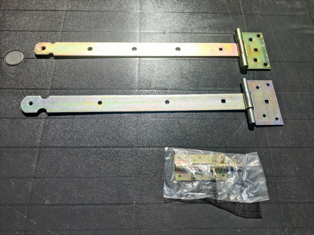 Poortbevestiging Nieuw 2x Kruisheng 50cm verzinkt + grendel, Doe-het-zelf en Verbouw, Hang- en Sluitwerk, Ophalen of Verzenden