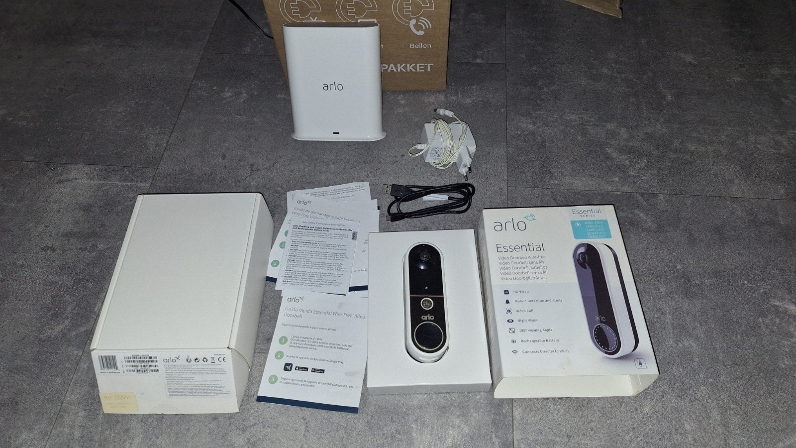 Arlo AVD2001 videodeurbel met VMB4540 hub SmartHub