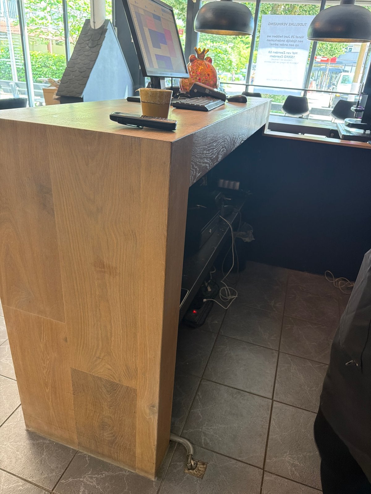 Houten Balie / Bureau - Robuust en Modern, Ophalen, Gebruikt, Hout, Bruin