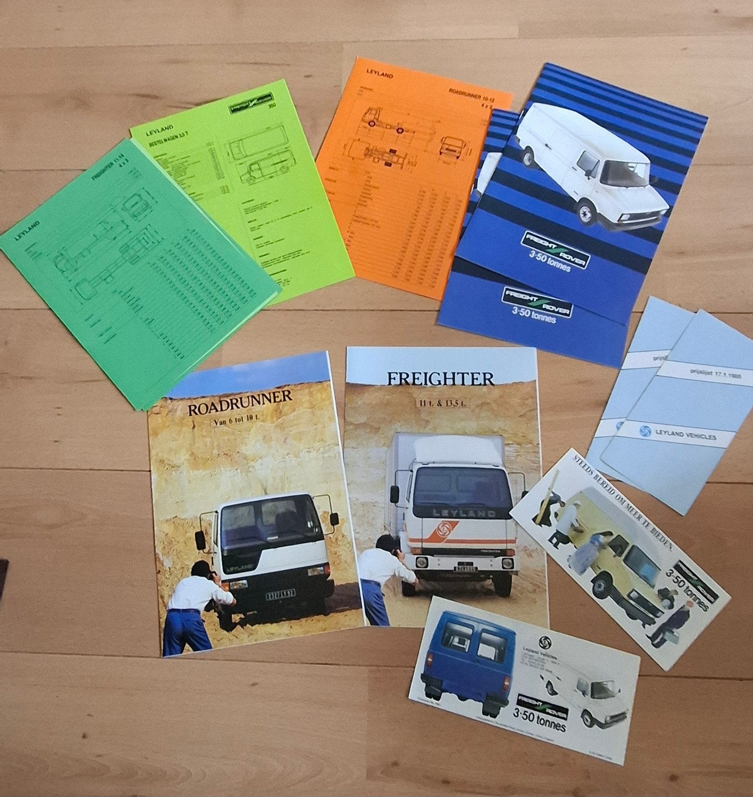 Leyland trucks folders, Ophalen of Verzenden, Gelezen, Overige merken