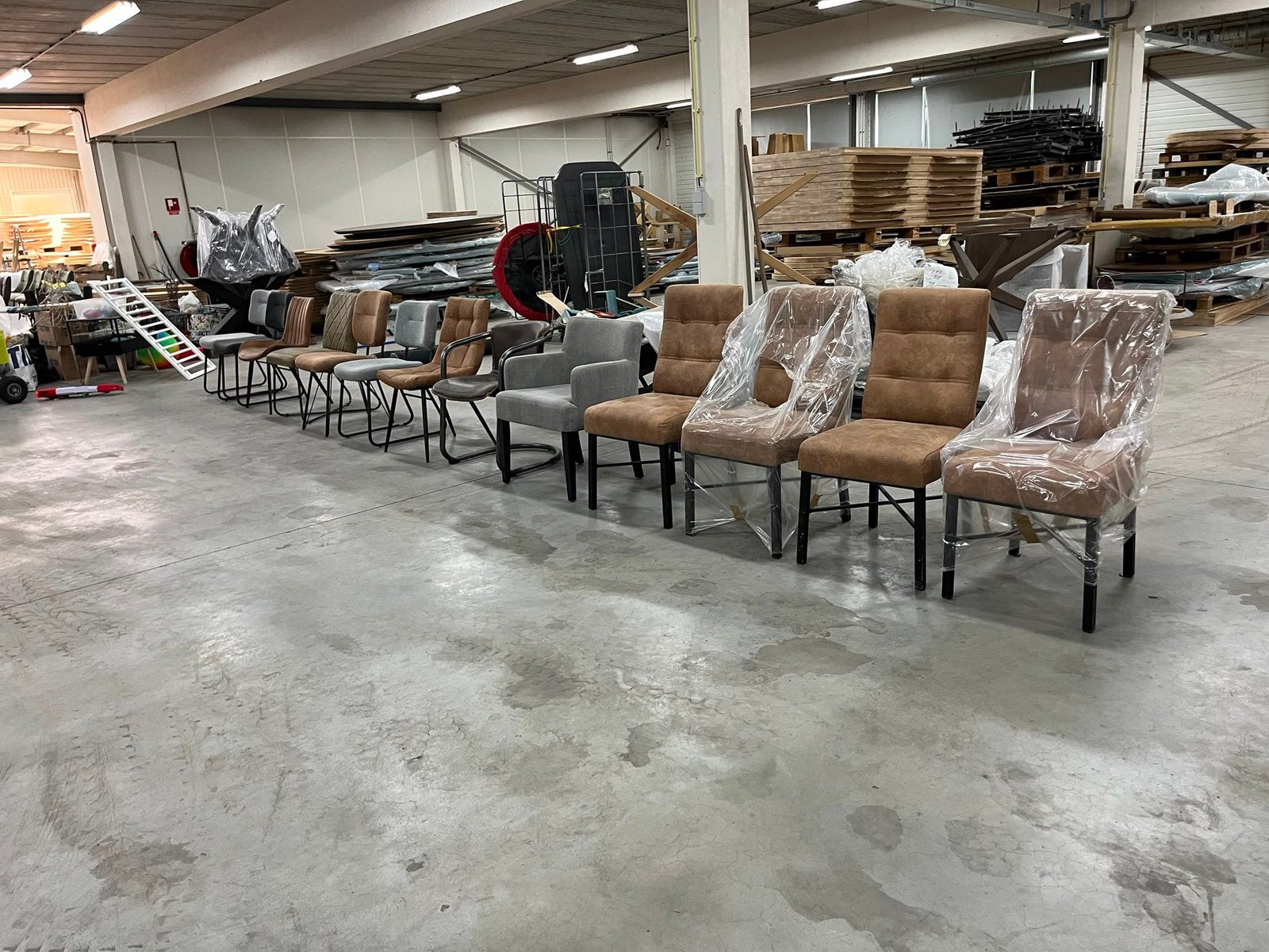 13 stoelen showroom producten, Ophalen, Zo goed als nieuw, Vijf, Zes of meer stoelen