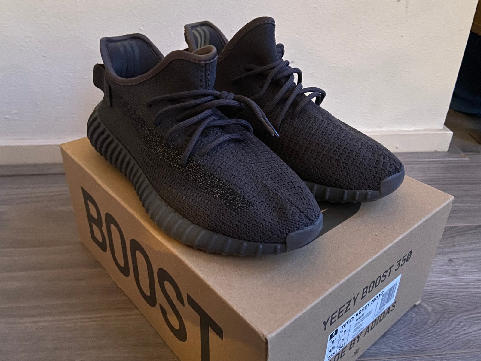 Yeezy Boost 350 triple black, Zwart, Nieuw, Ophalen of Verzenden, Sneakers of Gympen