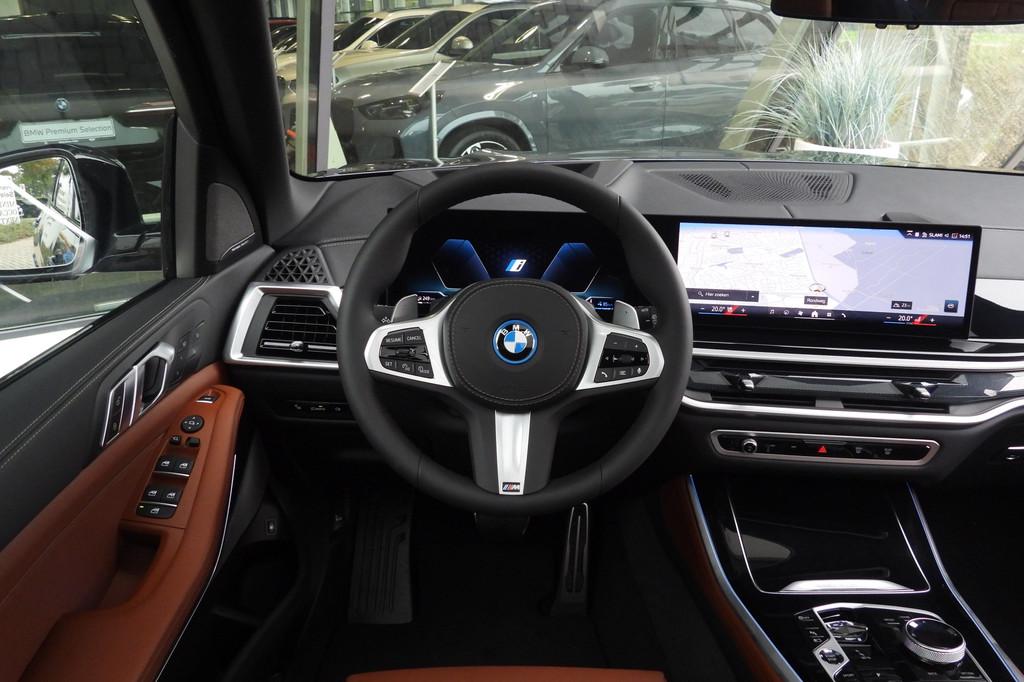 BMW X5 xDrive50e M Sport Automaat / Panoramadak / Trekhaak /, Automaat, Zwart, Leder, Bedrijf