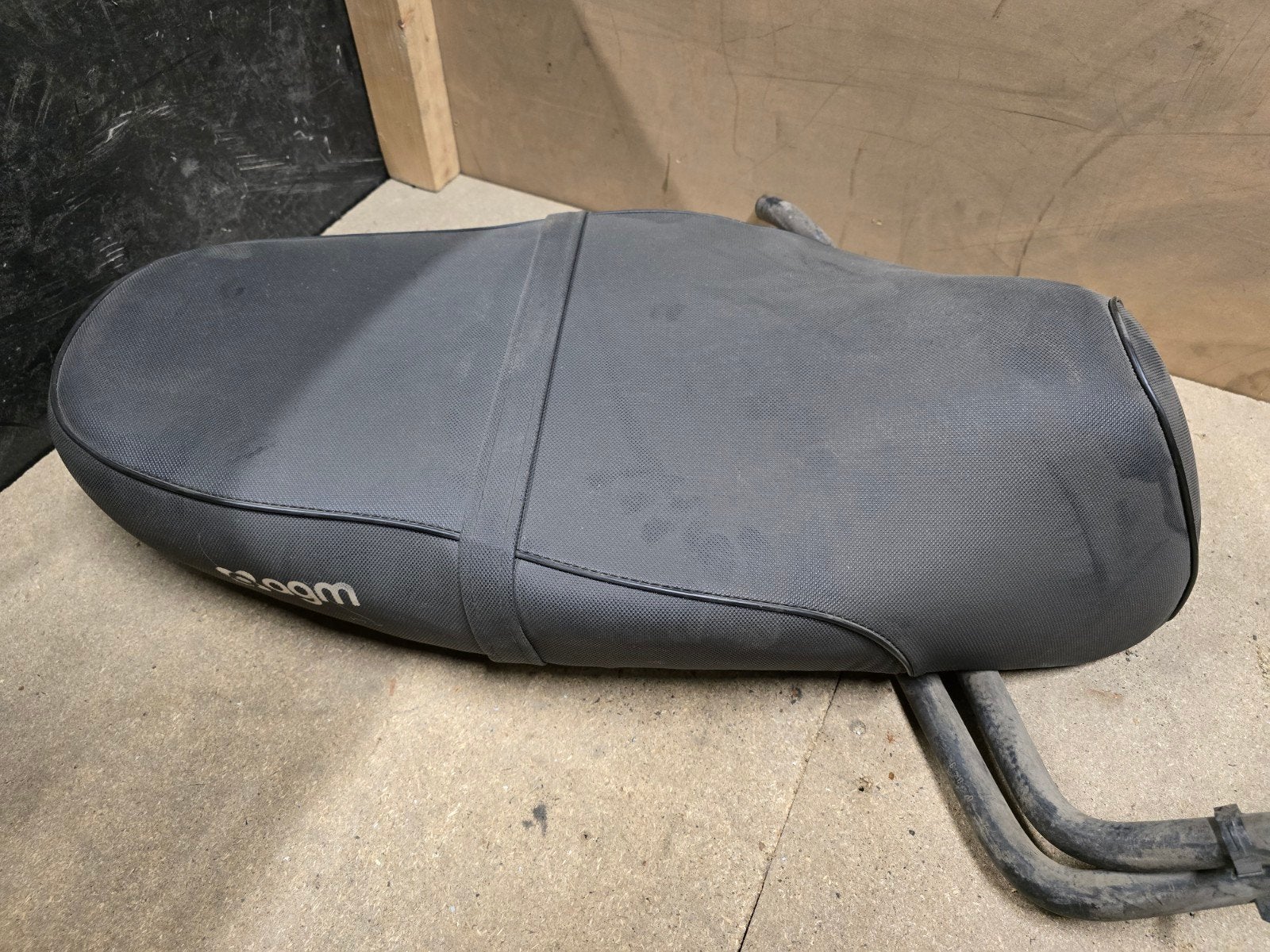 zadel agm grande retro scooter dik model met breed stuur, Fietsen en Brommers, Ophalen, Nieuw, Zadel, Overige merken