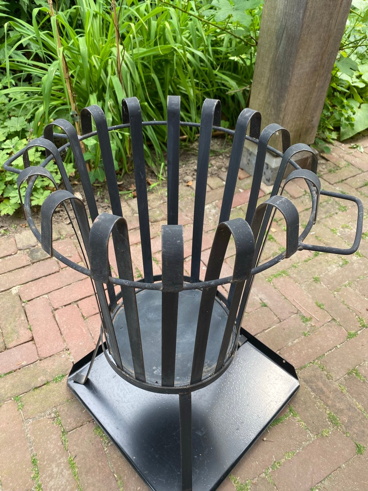 Zwarte vuurkorf met bodemplaat, Tuin en Terras, Ophalen, Zo goed als nieuw, Vuurkorf