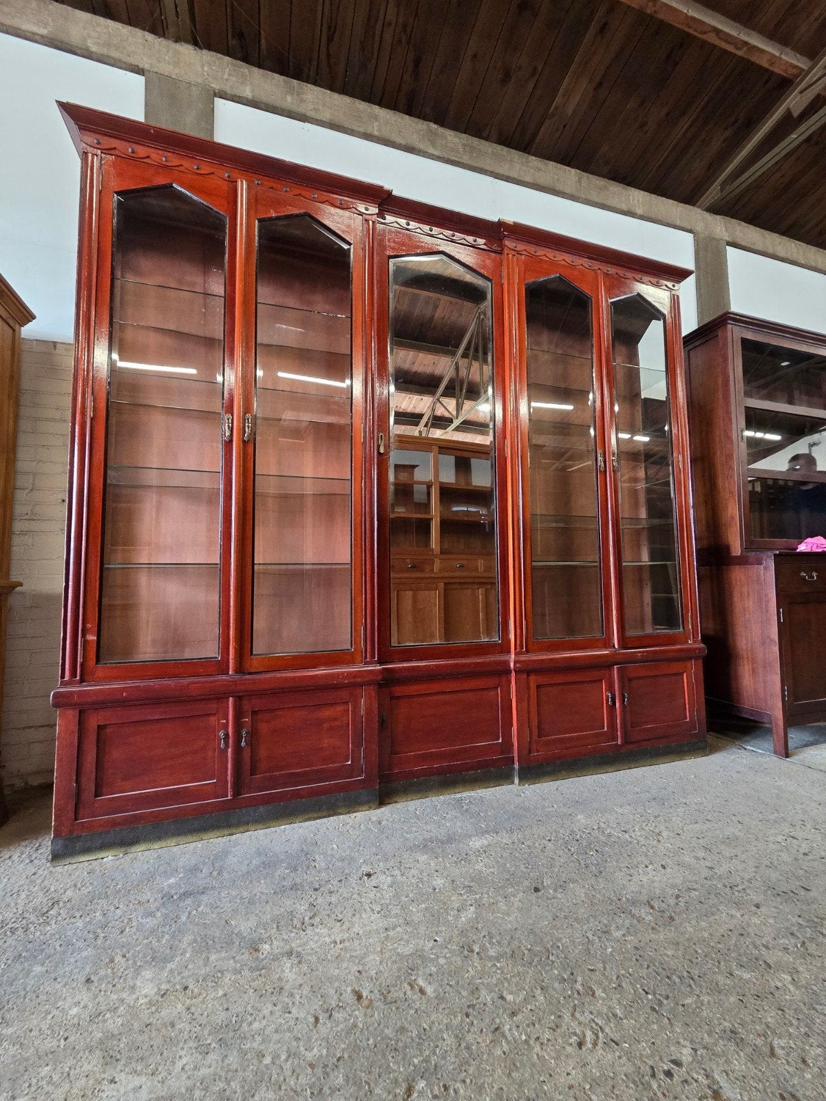 Prachtige wandkast ~ vitrinekast ~ boekenkast ~ winkelkast, Ophalen, 250 tot 300 cm, Met deur(en), 200 cm of meer