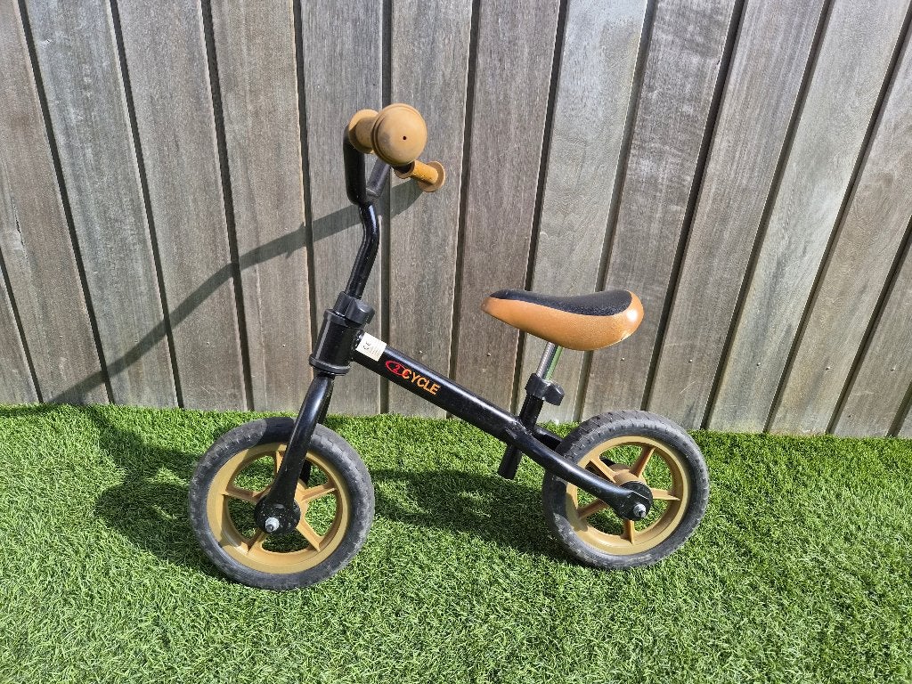 2Cycle loopfiets zwart met bruine wielen en zadel, Ophalen, Gebruikt, Loopfiets