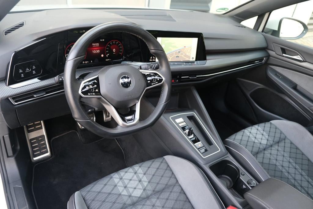 Volkswagen Golf 8 1.5 eTSI R-Line DSG Pano Navi Acc Pdc Cam, Auto's, 4 cilinders, 150 pk, Alcantara, Wit