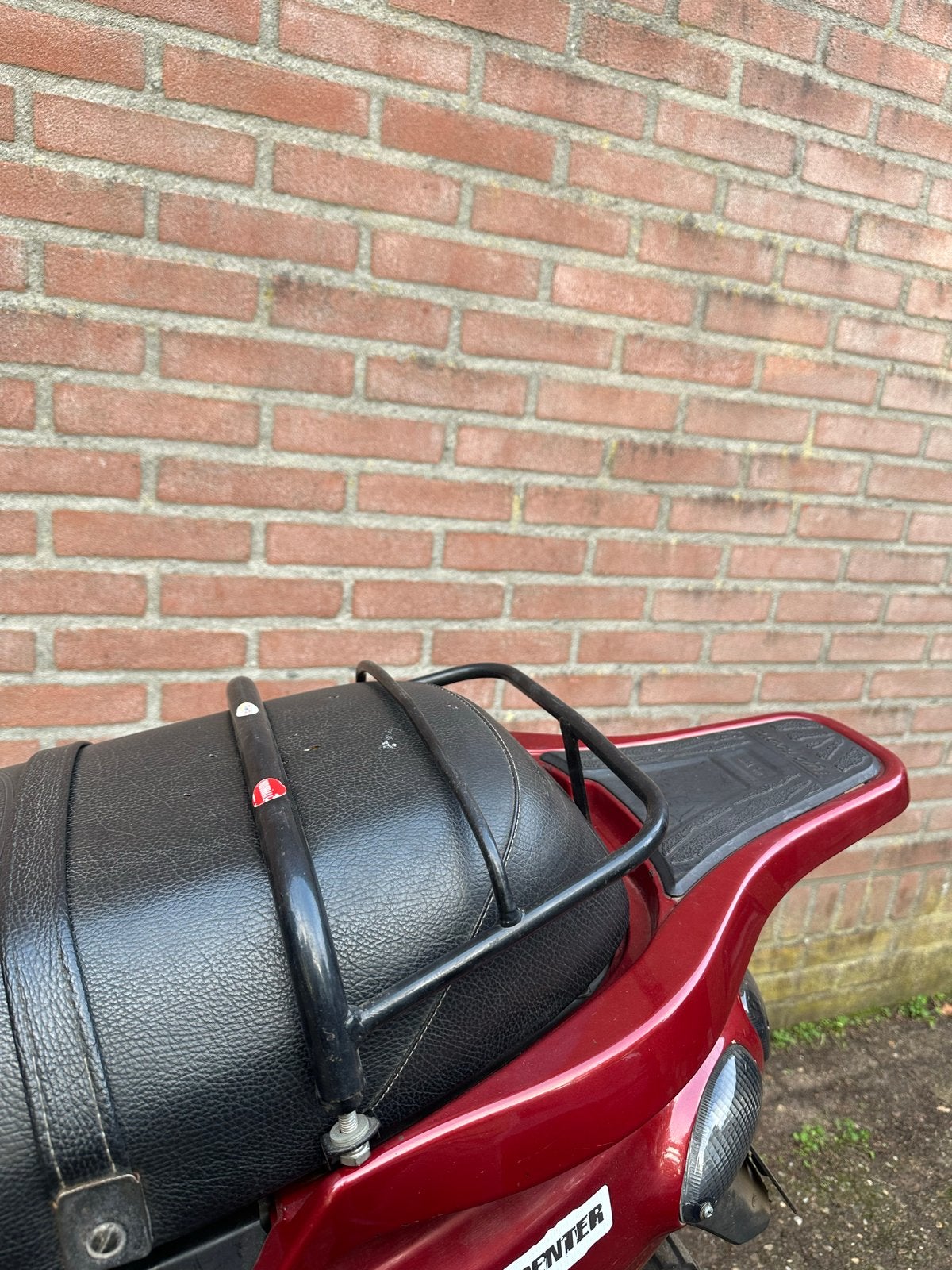 Piaggio Typhoon (TPH) Zadelbeugel - NOS (4 stuks), Ophalen, Nieuw, Zadel, Piaggio