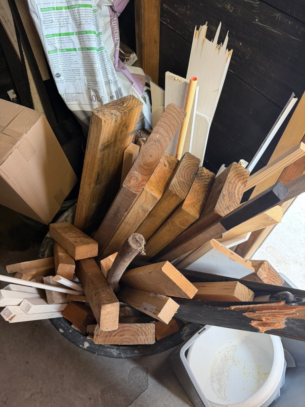 Gratis rest hout vuren voor bbq, pizzaoven of kachel, Ophalen