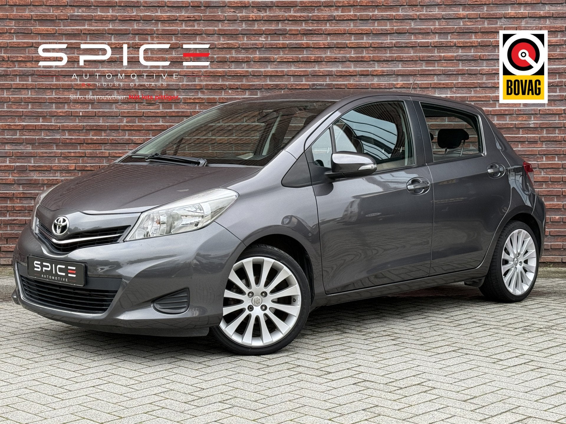 Toyota Yaris 1.0 VVT-i Aspiration 17inch Bleutooth 78dkm Sup, Auto's, Gebruikt, 750 kg, Bedrijf, Handgeschakeld
