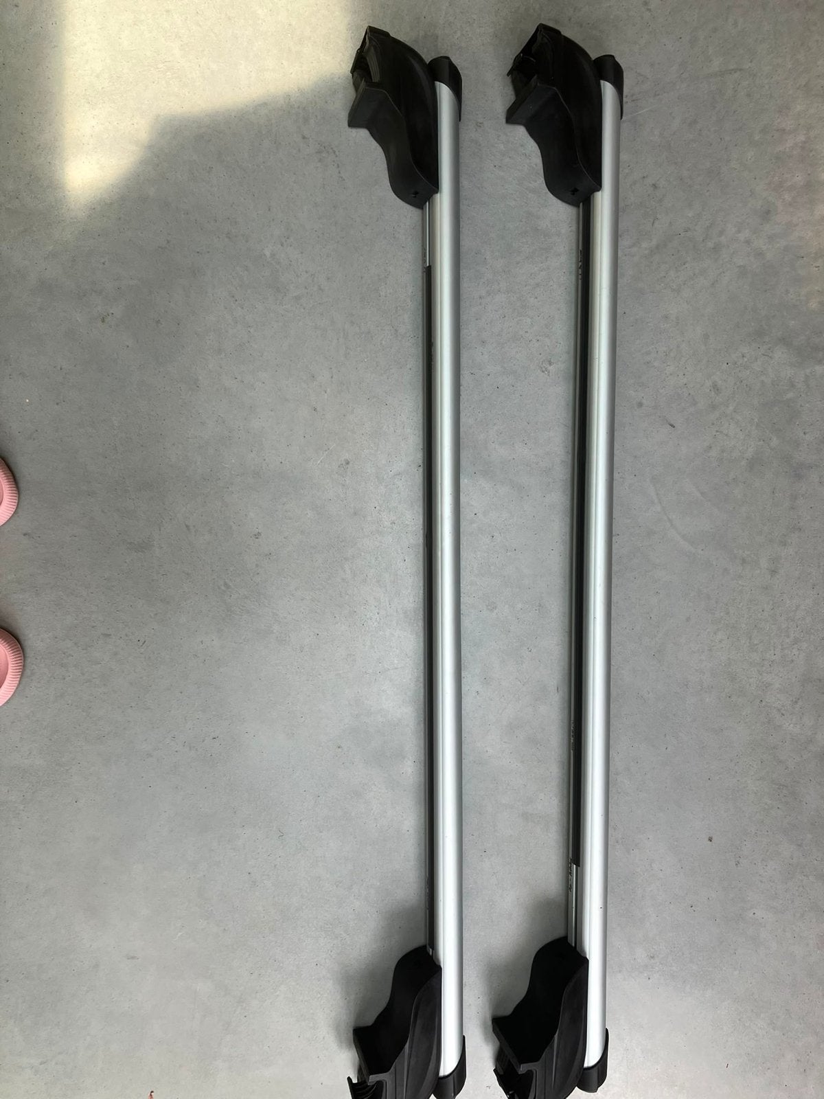 Originele KIA dakdragers voor gesloten dakrails, Ophalen, Gebruikt