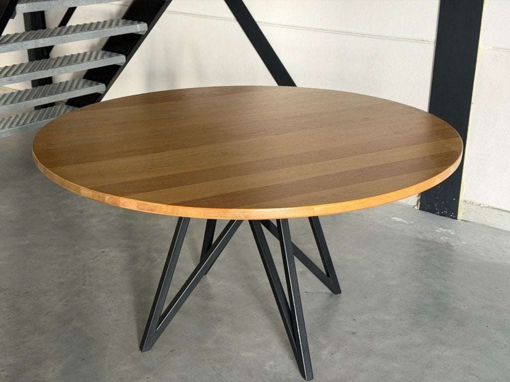 Studio Henk Butterfly ronde eettafel - eiken 140 cm, Huis en Inrichting, Ophalen, Gebruikt, Rozengracht 204, 1016 NL Amsterdam, Nederland