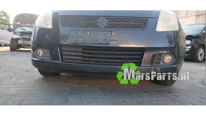 Voorbumper van een Suzuki Swift, Gebruikt, -, -, Ophalen of Verzenden