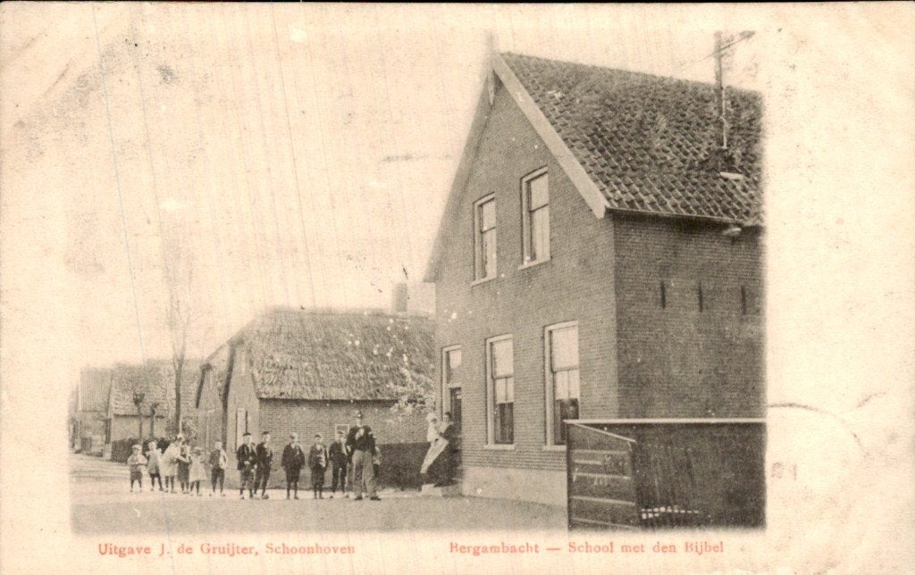 Bergambacht - School - met den Bijbel, Ophalen of Verzenden, Voor 1920, Gelopen, Zuid-Holland