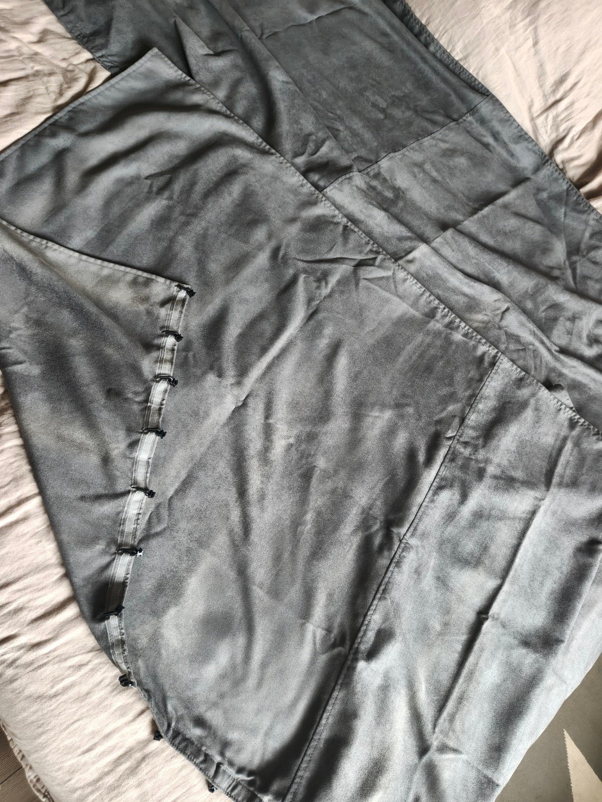 2x suède grijs DAF raam gordijn, Auto-onderdelen, Vrachtwagen-onderdelen, Ophalen of Verzenden, Gebruikt, DAF, Interieur en Bekleding