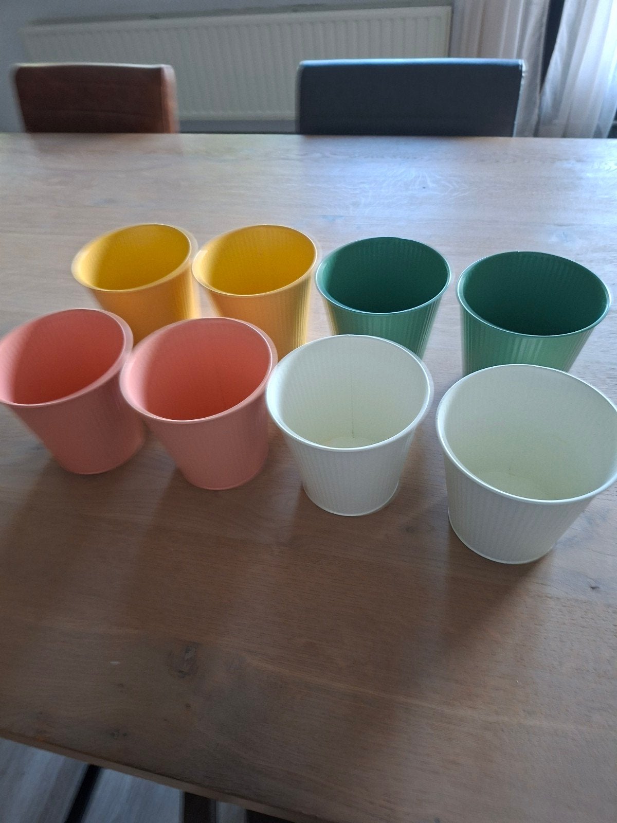 Set van 8 vrolijke bloempotten in diverse kleuren, Tuin en Terras, Rond, Ophalen of Verzenden, Zo goed als nieuw, Metaal