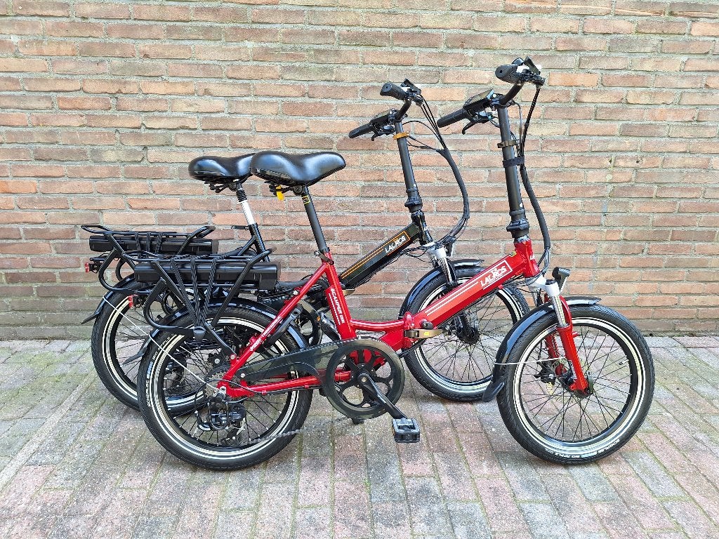 TWEE  ELEKTRISCHE  VOUWFIETSEN  VAN  LACROS  TYPE SCAMPER, 20 inch of meer, Versnellingen, Zo goed als nieuw, Totaal opvouwbaar