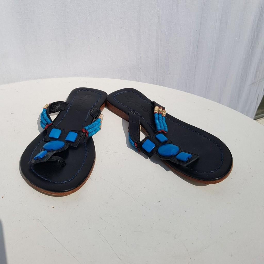 Leuk versierde leren slippers. Mt 38. Merk Cypres, Slippers, ., Zwart, Ophalen of Verzenden