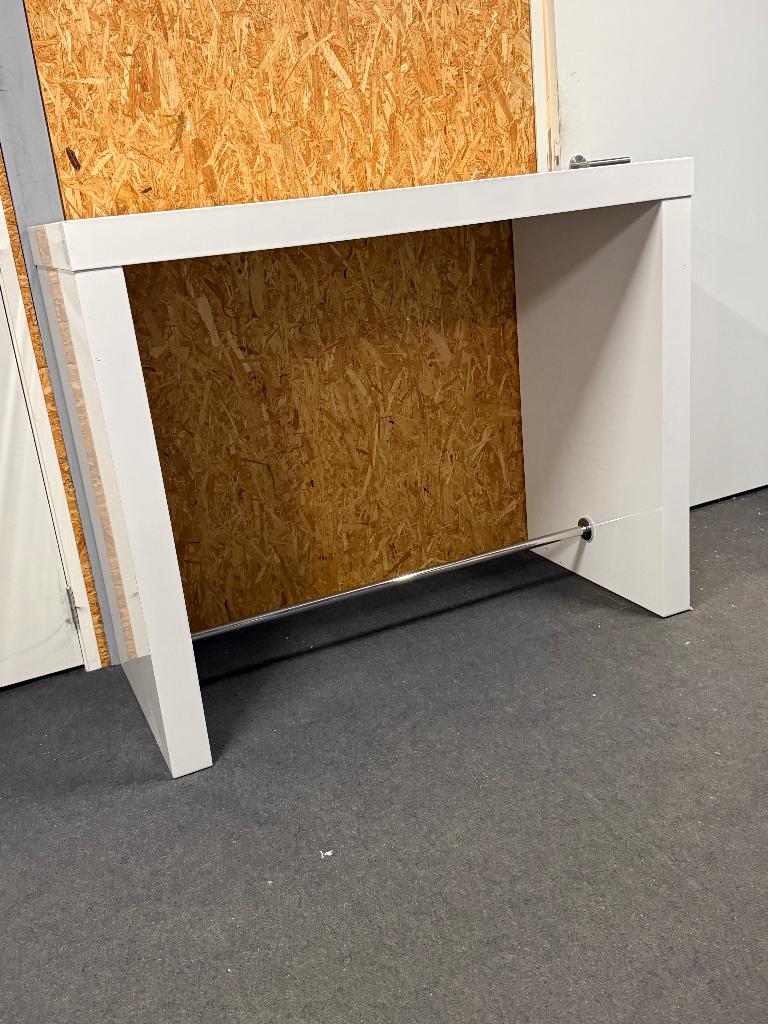 Hoogglans witte bar/ side table te koop, Ophalen, Overige houtsoorten, 100 tot 150 cm, Overige vormen