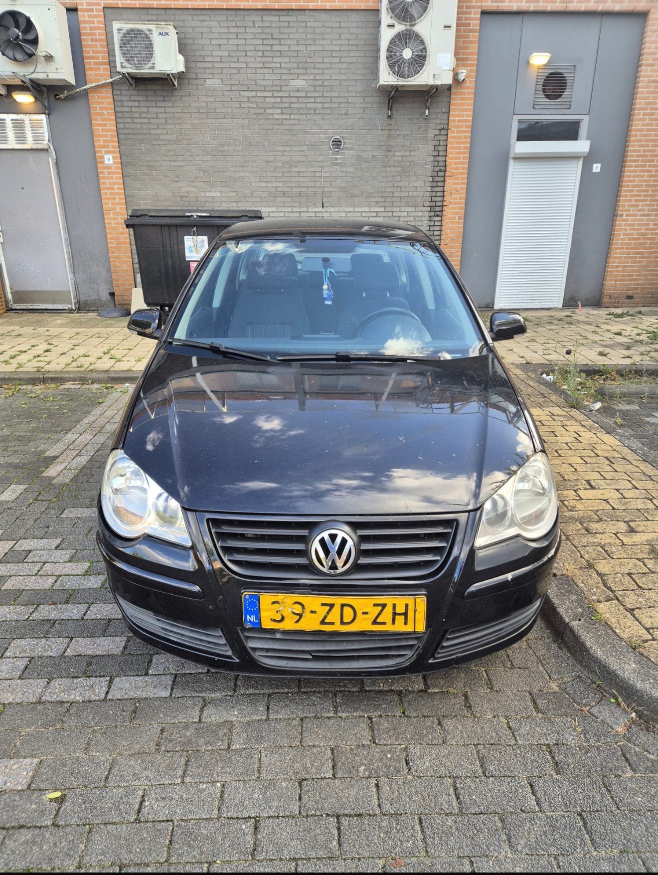 Volkswagen Polo 1.4  2008 Zwart - apk recent uitgevoerd, Voorwielaandrijving, 40 €/maand, 4 cilinders, Zwart