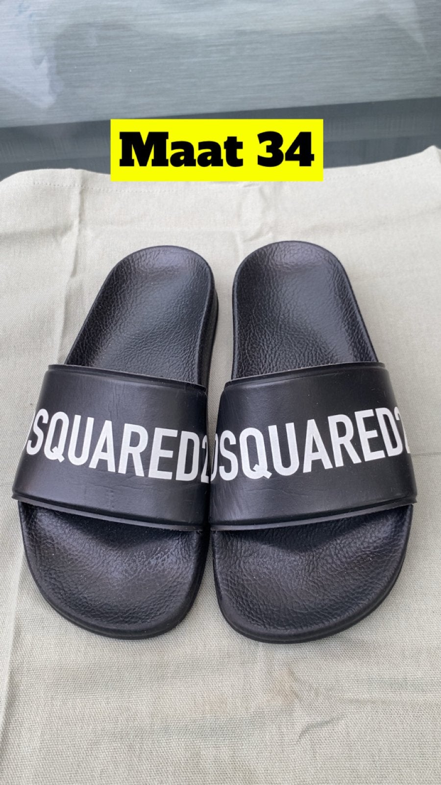 Dsquared2 slippers maat 34, Ophalen of Verzenden, Gedragen, Zwart, Slippers