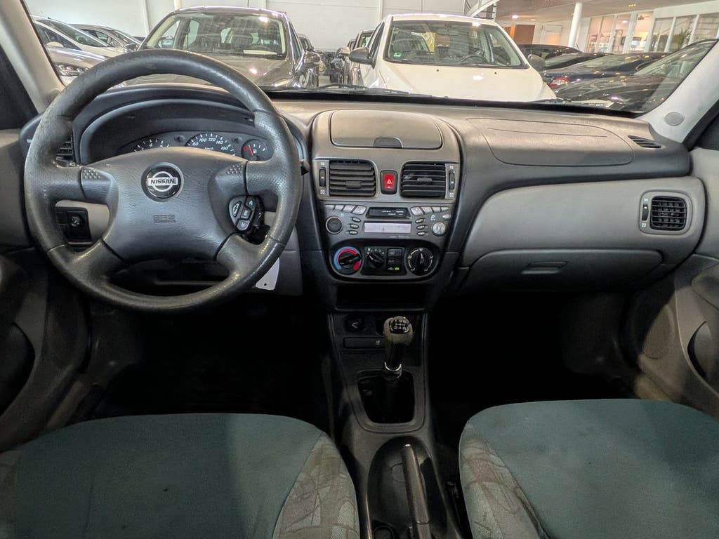 Nissan Almera 1.5 Luxury Airco, Trekhaak, Stuurbekrachtiging, foto 8