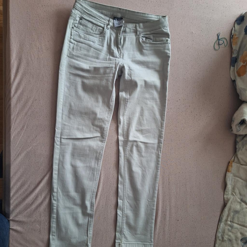 lichtgrijze denim broek, Ophalen of Verzenden, Zo goed als nieuw, Grijs, W30 - W32 (confectie 38/40)