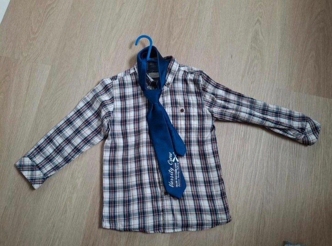 Leuk blousje lange mouw en stropdas maat 116, Kinderen en Baby's, Ophalen of Verzenden, Zo goed als nieuw, Jongen, Overhemd of Blouse
