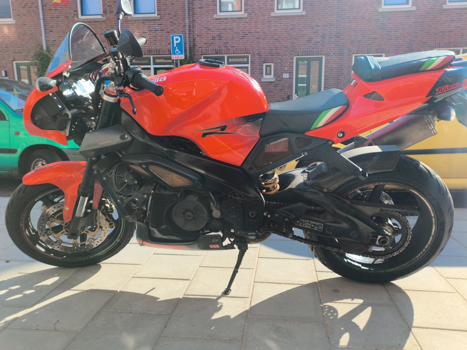 prachtige Aprilia Tuono, 2 cilinders, Particulier, 1000 cc, Naked bike