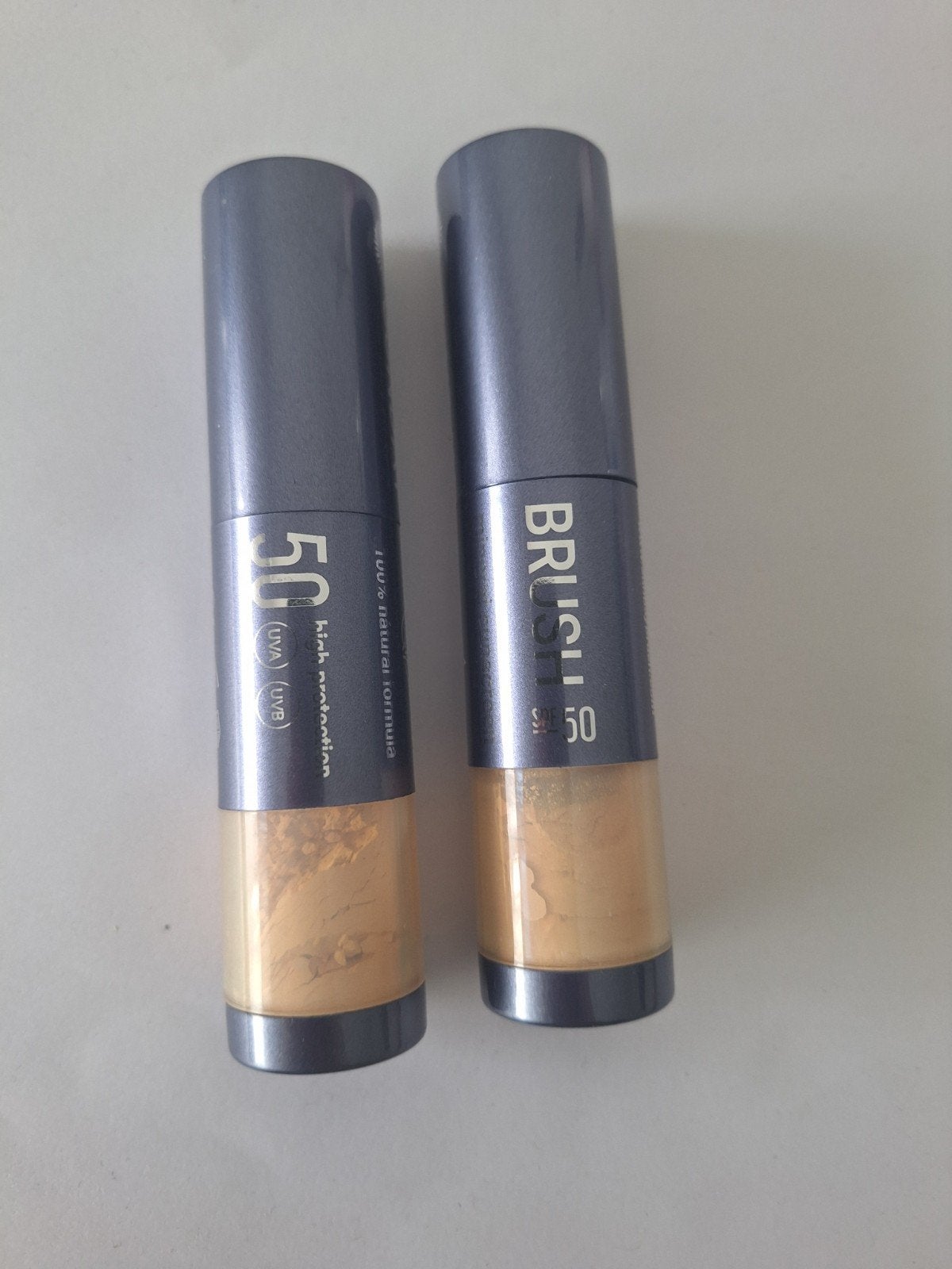 Sunday brush minerale spf poeder spf 50 kleur Light, Gebruikt, Geel, Make-up, Verzenden