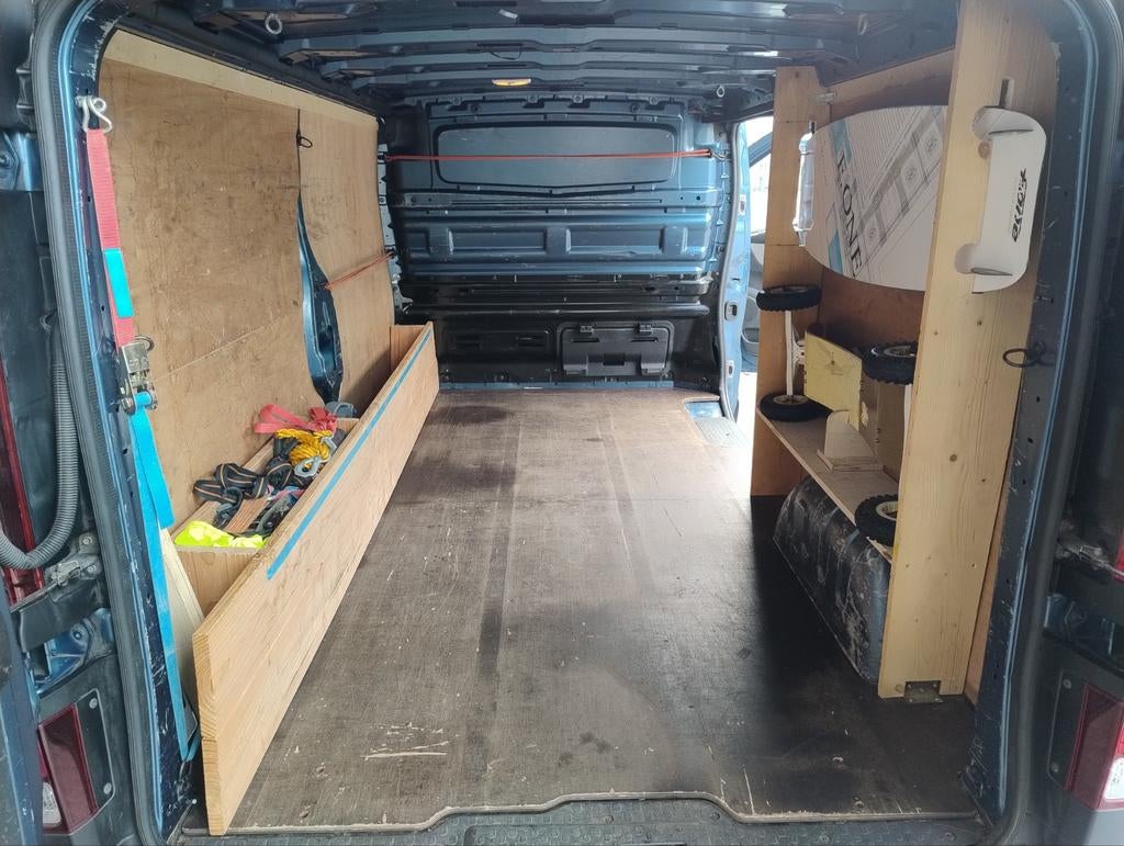 Tussenschot Renault Trafic L2 (2016) met doorvoerluik, Ophalen