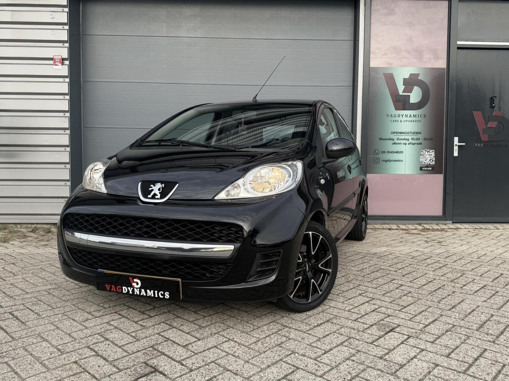 Peugeot 107 1.0-12V Black & Silver 5DRS NAP ISOFIX Airco, Voorwielaandrijving, Euro 5, 4 stoelen, Origineel Nederlands