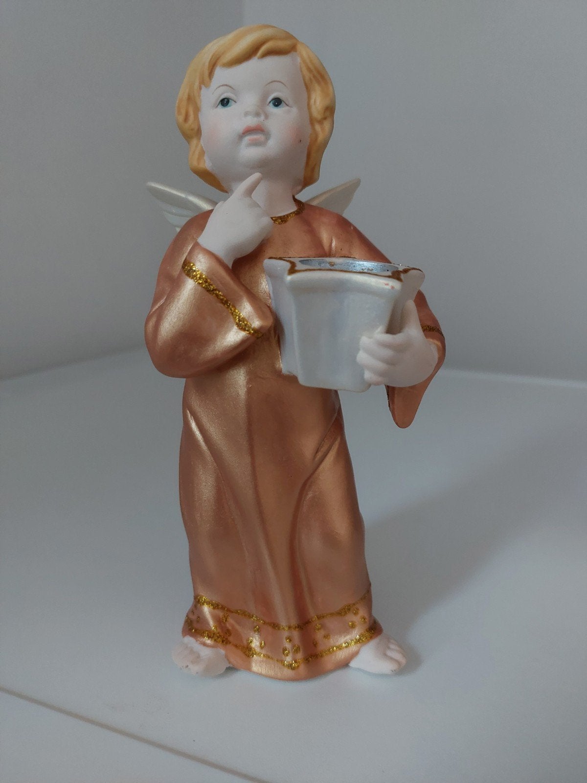 Engel met potje voor een kaars., Ophalen of Verzenden, Zo goed als nieuw