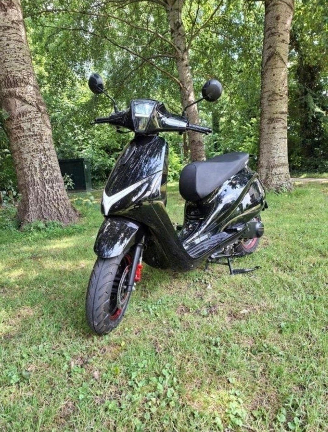 Nette scooter bouwjaar 2025 ook wel teruil LEES ADVERTENTIE, Ophalen, Gebruikt, Benzine, Overige modellen