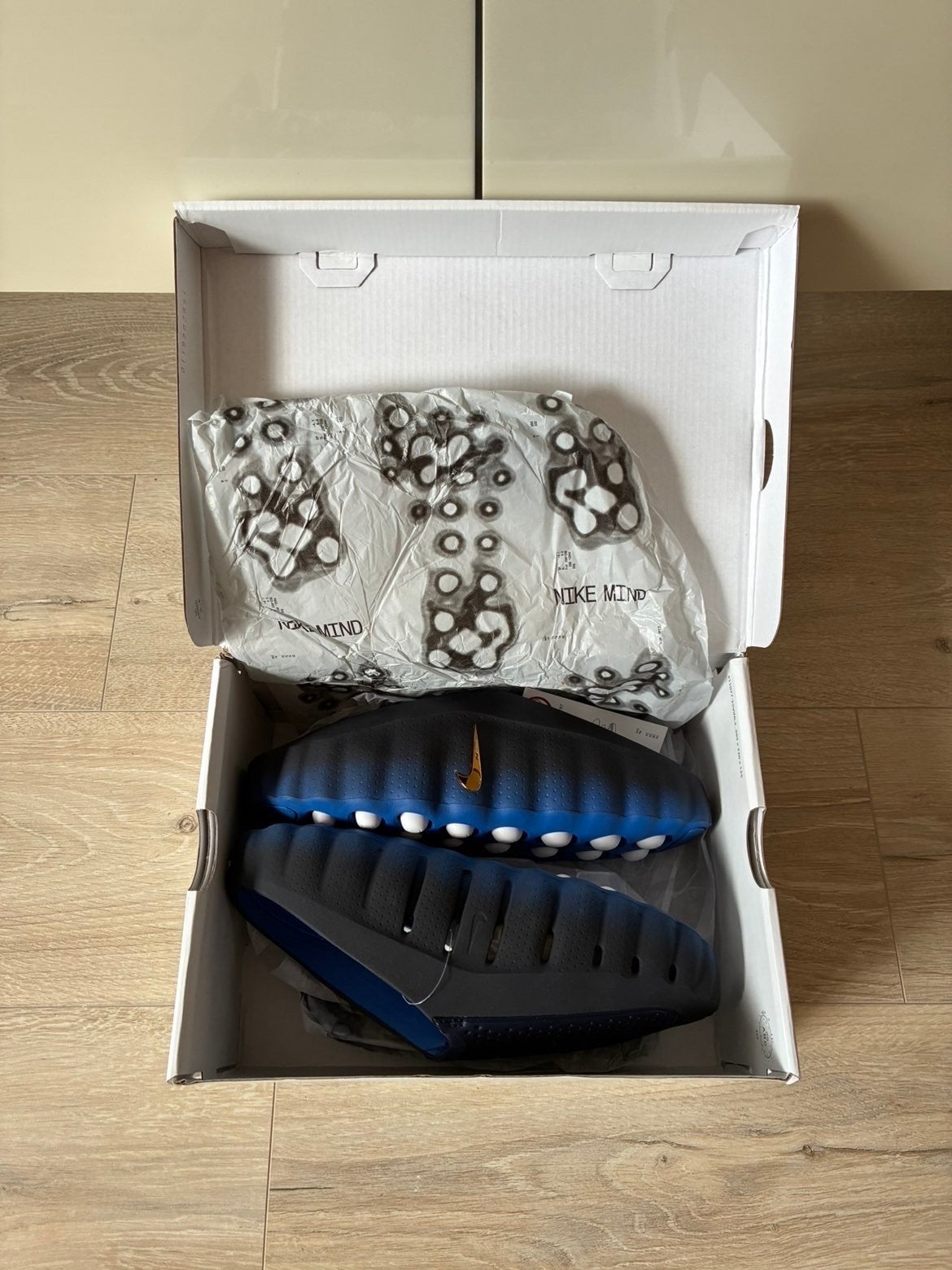 Nike Mind 001 Slippers Maat 44, Kleding | Heren, Ophalen of Verzenden, Nieuw, Zwart, Slippers