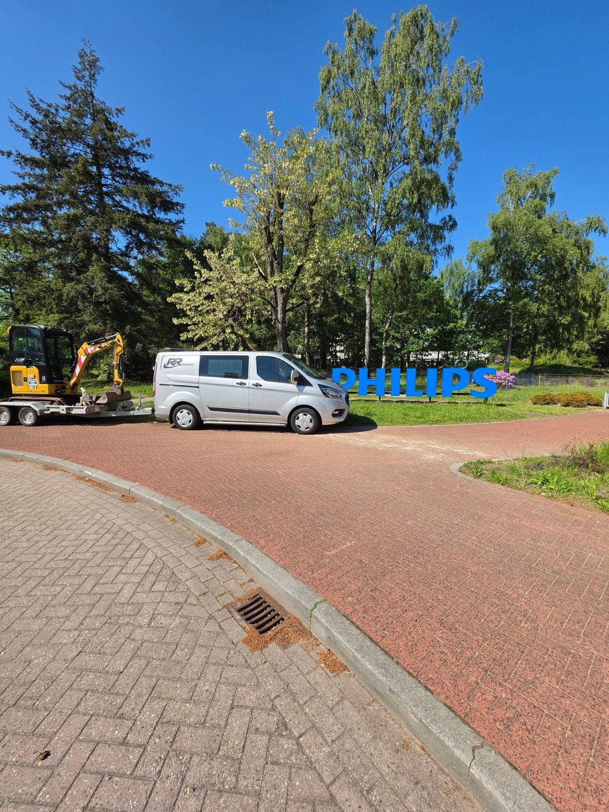 Stalling gezocht voor minigraver (2,5 ton) met aanhanger, Dieren en Toebehoren, Stalling en Weidegang