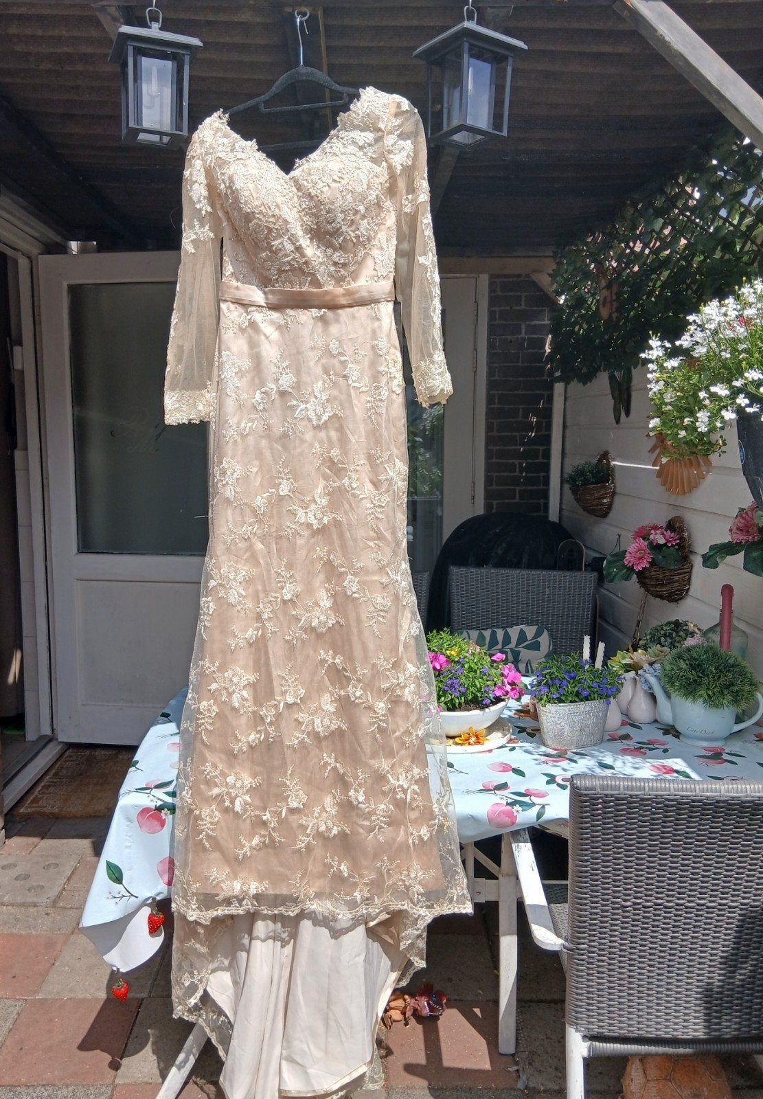 Nieuwe trouwjurk, Ophalen, Nieuw, Goud, Trouwjurk