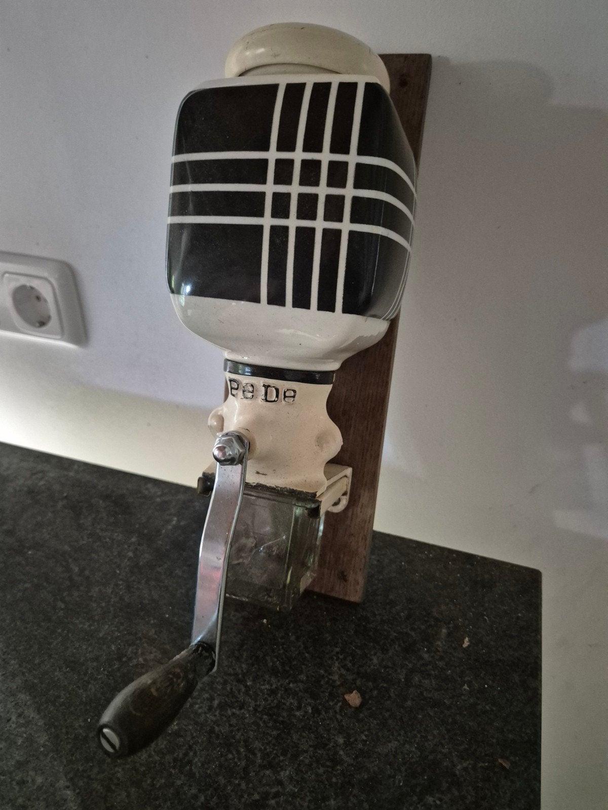 Vintage PeDe wandkoffiemolen - Zwart/Wit geblokt, Ophalen of Verzenden