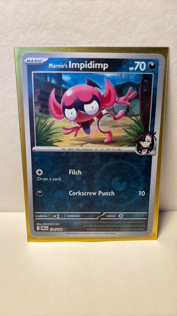 Marnie’s Impidimp 134/182 paradox Rift reverse holo pokemon, Ophalen of Verzenden, Nieuw, Boosterbox