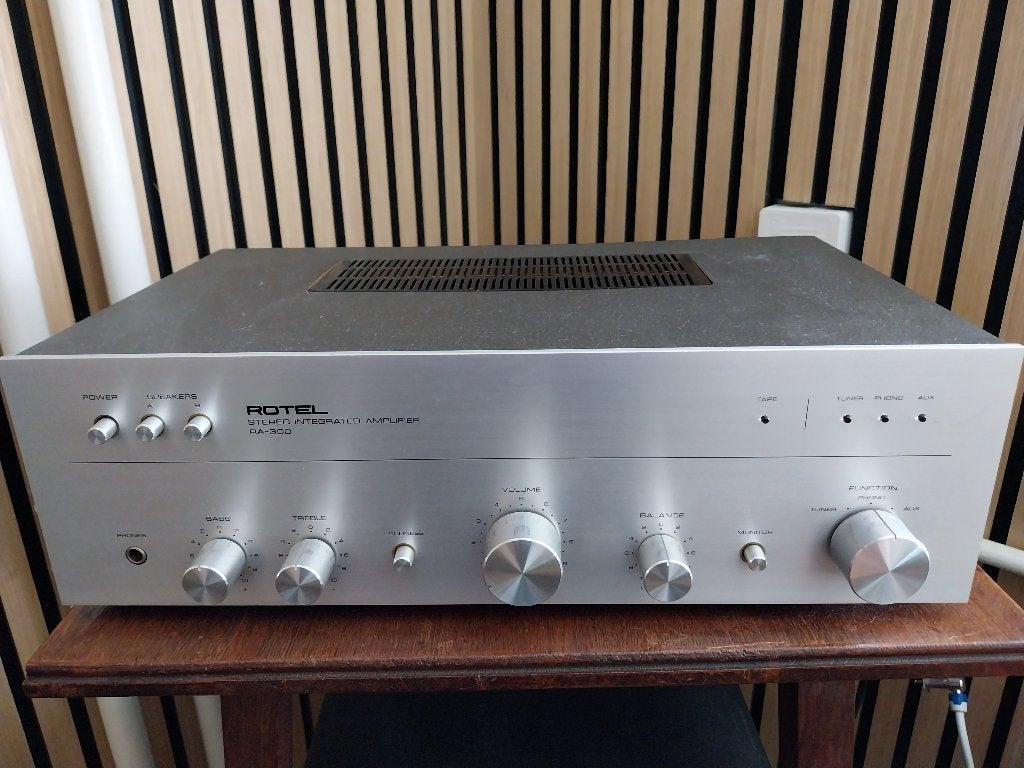 Rotel ra 300 versterker jaren 70, Gebruikt, Ophalen, Overige merken, Minder dan 60 watt