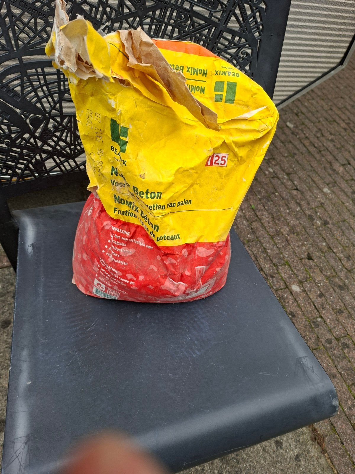 Nomix Béton Fixation rapide beton voor palen, Ophalen of Verzenden, Gebruikt