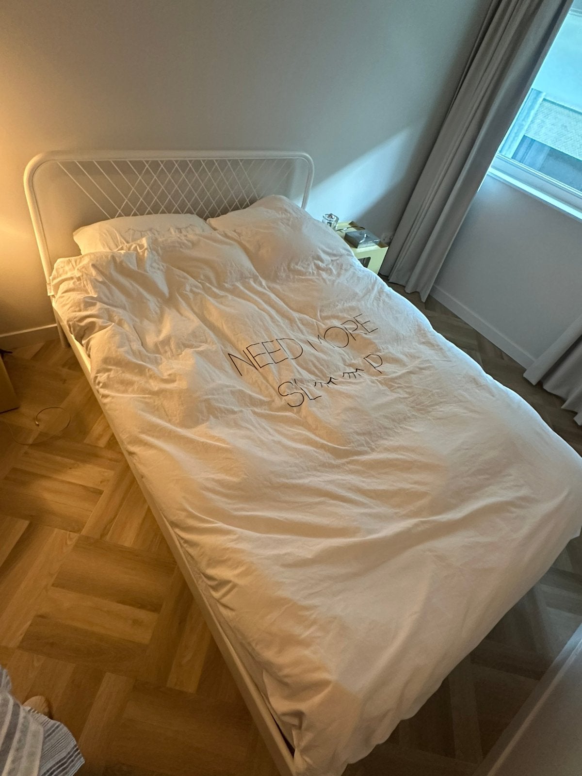 Bed 140x200 incl 2 lattenbodems, matras en deken, Ophalen, Gebruikt, Wit, Tweepersoons