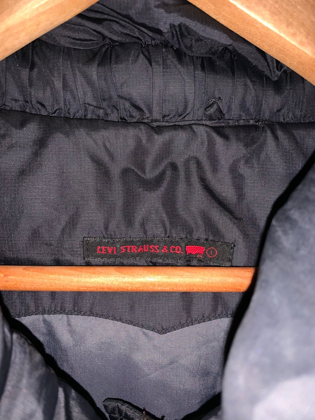 Levi's winter donsjas maat L als nieuw, Ophalen of Verzenden, Zo goed als nieuw, Maat 38/40 (M), Zwart