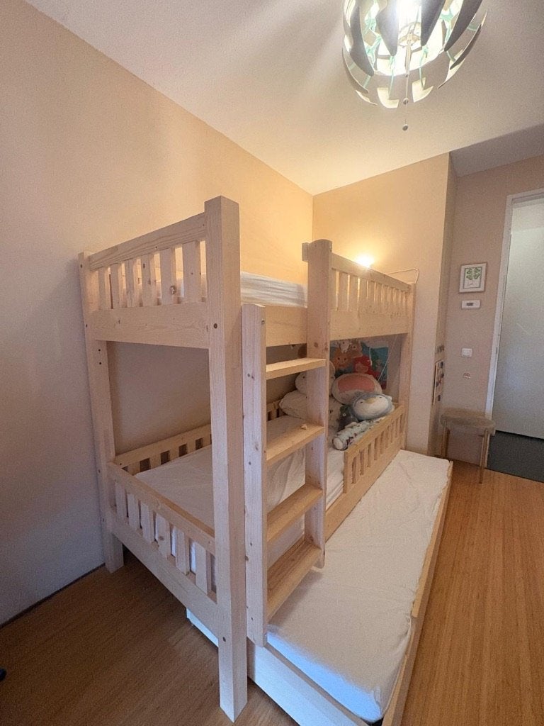 Kinderstapelbed van Rockwood - massief hout, 4 jaar oud., Ophalen, 85 tot 100 cm, Hoogslaper of Stapelbed, Zo goed als nieuw