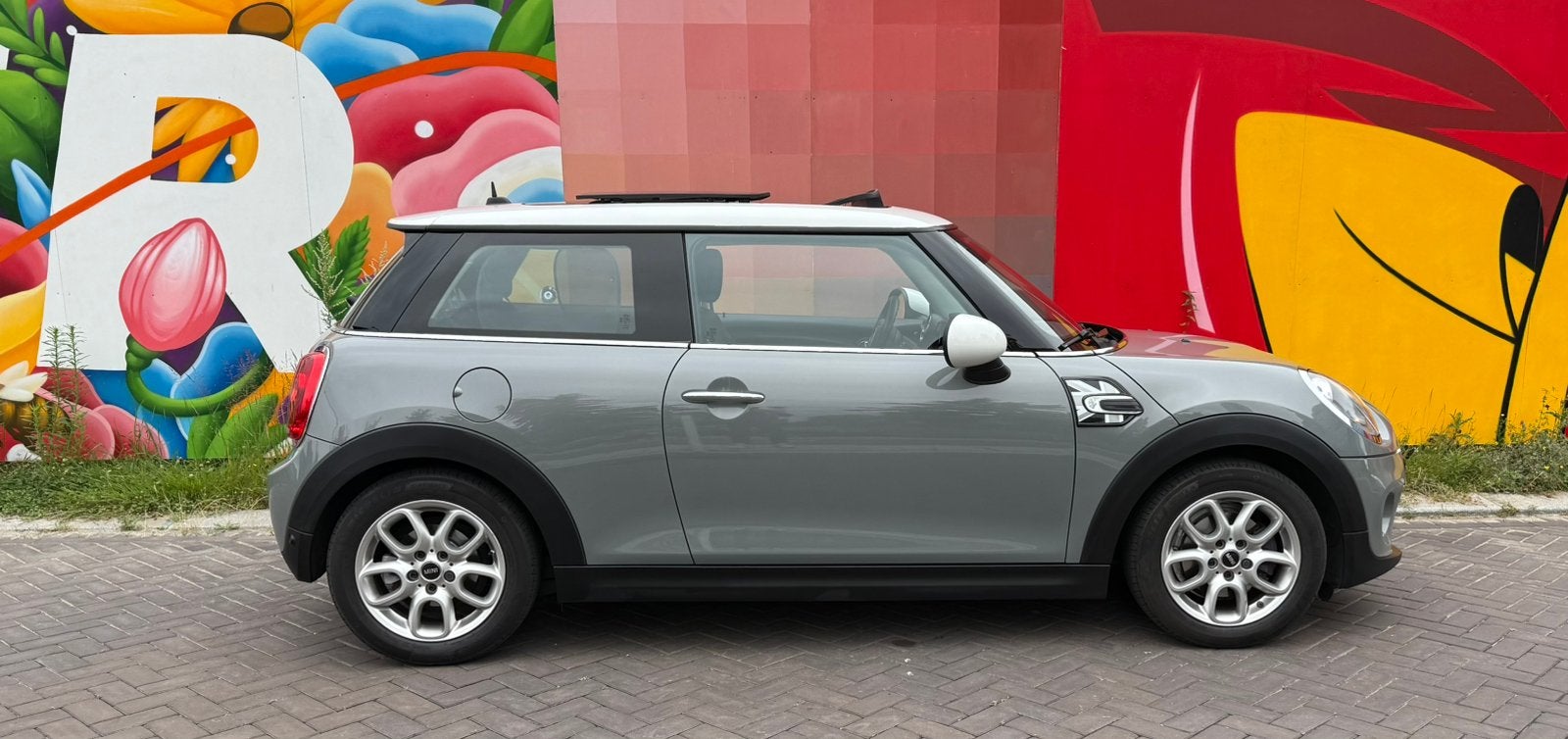 Mini 1.5 Cooper 136pk automaat | Panodak | NL NAP | 2e eig, Auto's, Mini, Zwart, 4 stoelen, 49 €/maand, Origineel Nederlands