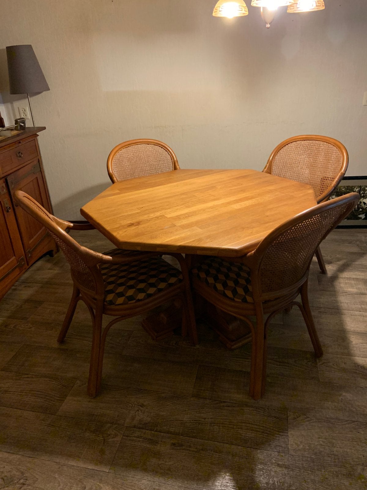 Tafel en 4 eetkamerstoelen, Ophalen